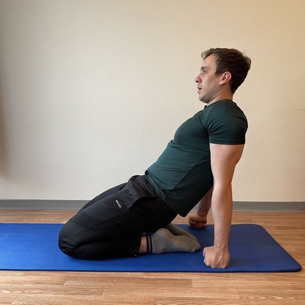 Kneeling Quad Stretch For Both Legs stretching exercises for quads