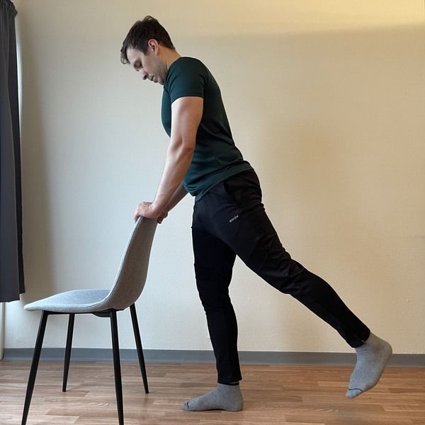 strech quads without bending knee