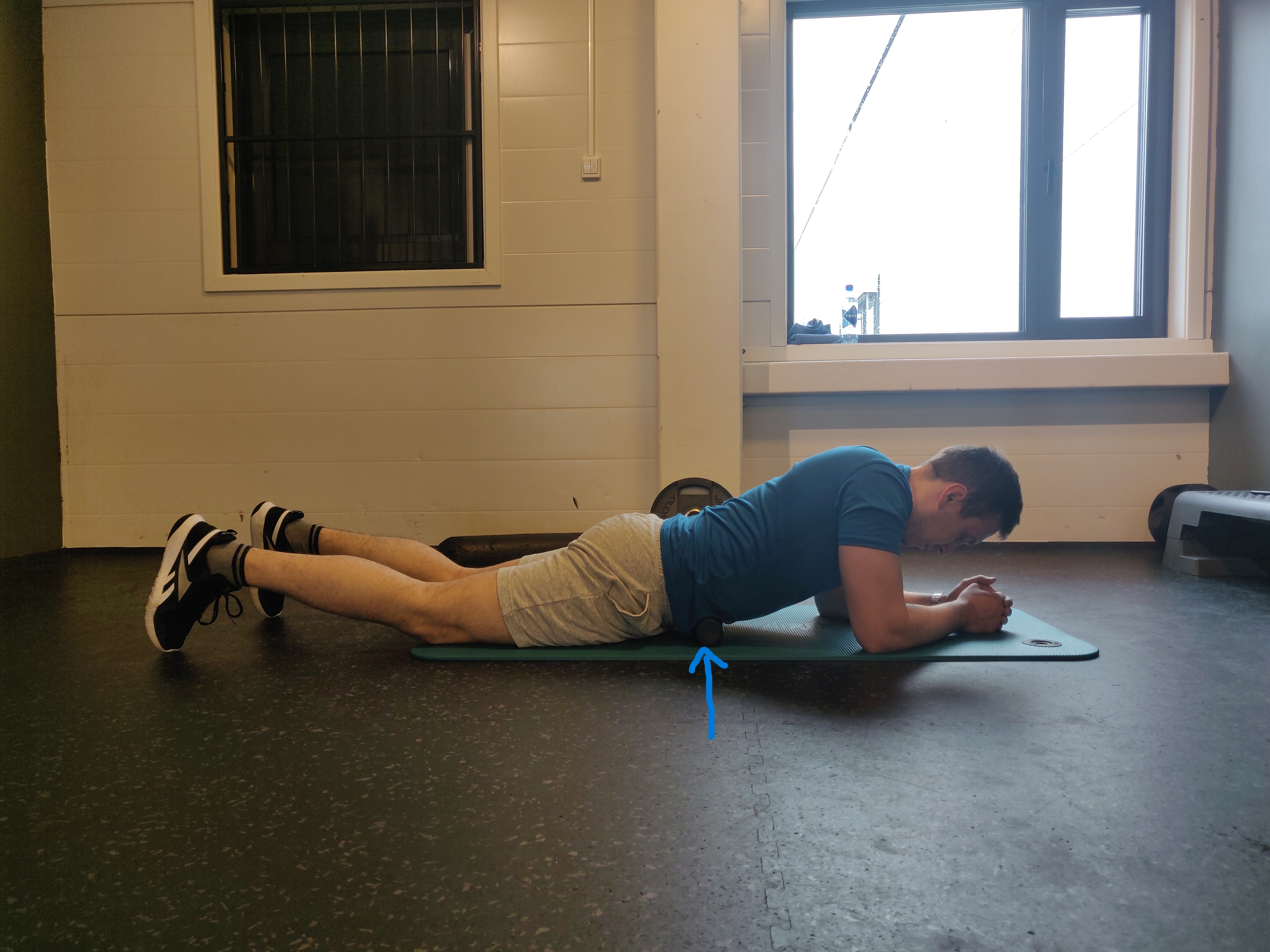 lower part of rectus abdominis muscle release with foam roller