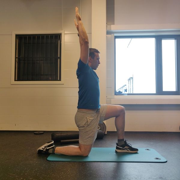 single leg kneeling stance thoracic extension