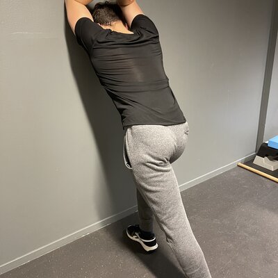 pnf stretching for shoulder lats