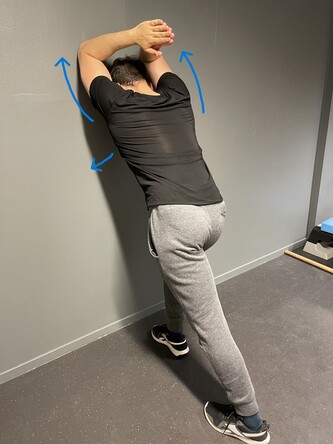 wall lat stretch