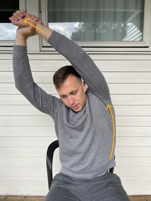 seated serratus anterior stretch